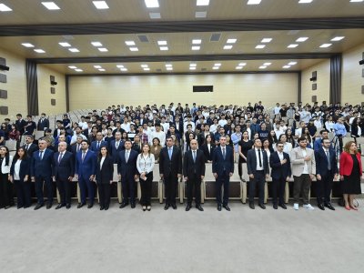 Emin Əmrullayev SABAH proqramının tələbələri ilə görüşüb
