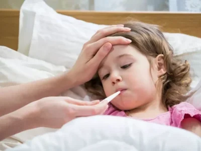 Bir gün isti, bir gün soyuq: Uşaqları xəstəlikdən necə qoruyaq? - PEDİATR