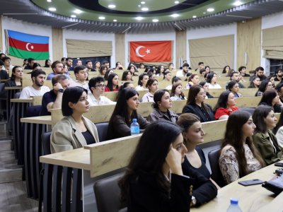 Kənd təsərrüfatı naziri ADNSU Biznes Məktəbində olub
