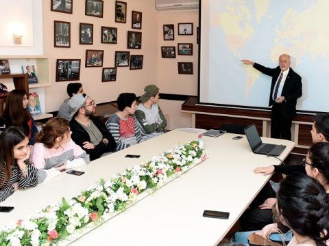 Meksikalı səfir ADU-da - FOTO