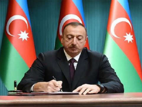 Prezident təhsil işçilərinin maaşını artırdı