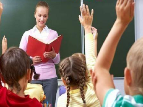 İbtidai siniflərdə tədris proqramı sadələşə bilər - Ekspertlər xəbərdar edir