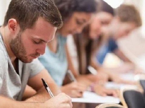 DİM qeydiyyatı niyə mürəkkəbləşdirib? - Ekspertdən və tələbələrdən açıqlamalar