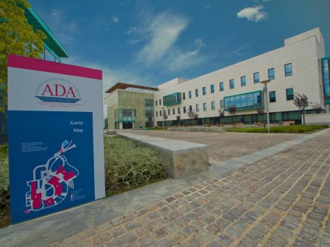 “ADA” Universiteti professor-müəllim heyətindəki vakant yerlərə qəbul elan edir