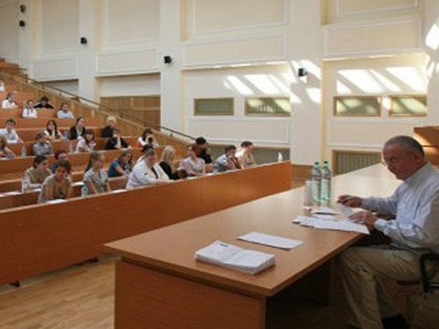 İlahiyyat İnstitutu yalnız İslam üzrə kadr hazırlamayacaq - Rəsmi