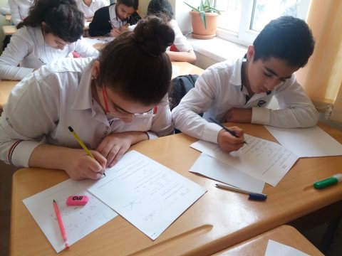 Son illərdə buraxılış imtahanlarında “2” alan doqquzuncuların sayı 30 faiz azalıb