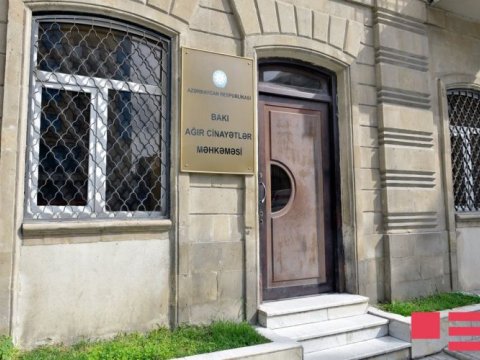 Rusiyada universitetə tələbə qəbul etdirmək adı ilə dələduzluqda təqsirləndirilən zavod direktoruna hökm oxunub