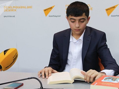 15 yaşlı şagird “Ginnesin Rekordlar Kitabı”na düşmək istəyir - VİDEO