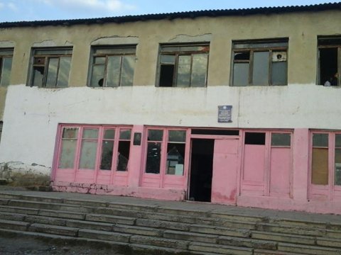 Tahir Kərimlinin “ilan gördüyü” məktəbin direktoru: “Valideynləri geri qaytarırıq”