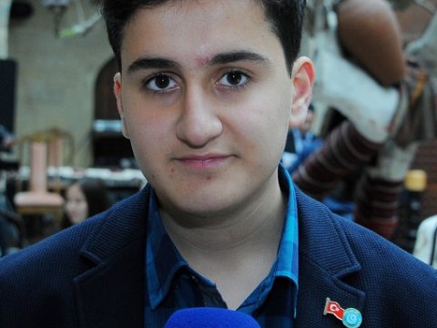 Türkiyəli məktəbli: Bakıdakı tarixi abidələr məndə dərin maraq doğurdu