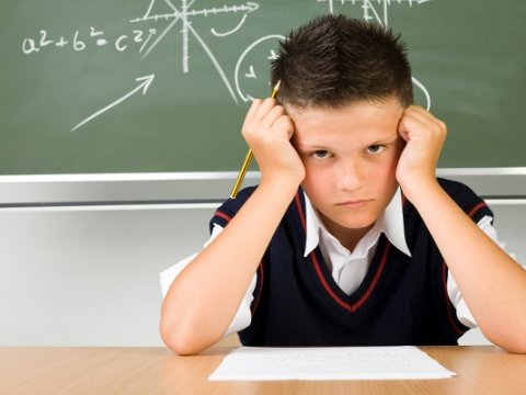 Dünya məktəblərində qəribə qadağalar - SİYAHI