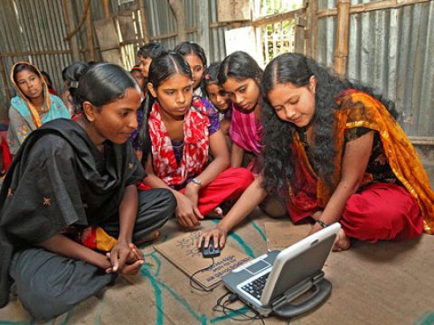 Dünyada 479 milyon qadın oxuma-yazma bilmir