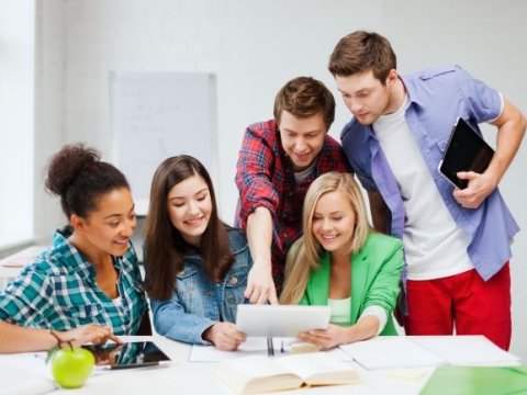 Xaricdə oxuyan azərbaycanlı tələbələr: \