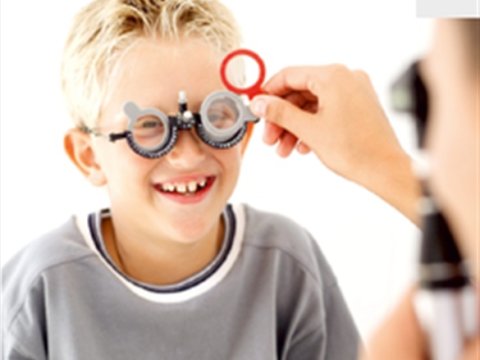 Tibb Universitetinin apardığı monitorinqlərin nəticələri - Şagirdlərin görmə qabiliyyəti yaxşılaşıb