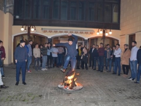 Macarıstanda keçirilən Novruz şənliyində azərbaycanlı tələbələr bir araya gəliblər