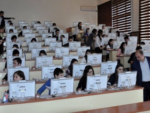Tələbələr arasında AXC-nin yubileyi ilə bağlı bilik yarışı keçirilib
