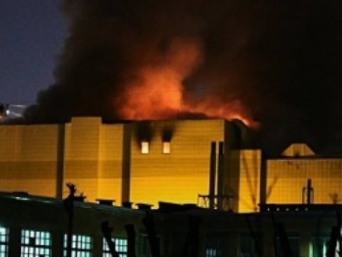 Kemerova faciəsində şagirdlərini xilas edərkən ölən müəllimə -FOTO