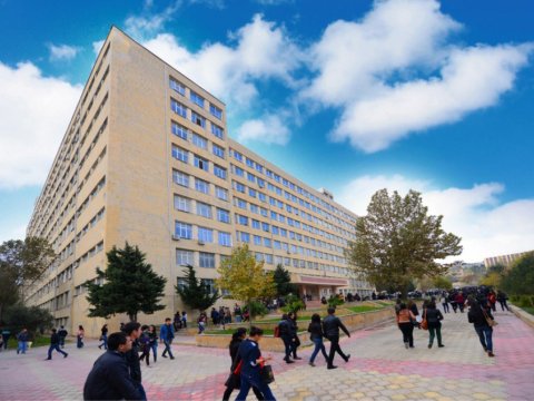 Bakı Dövlət Universitetdə jurnalistika ilə bağlı müzakirə olundu