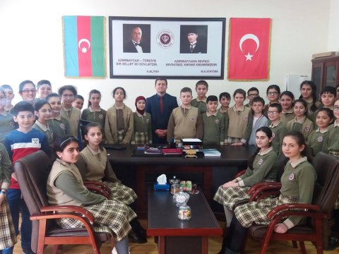 “Övladlarının məktəbimizdə oxuması üçün rayondan gəlib Bakıda kirayə yaşayan valideynlər var” - MÜSAHİBƏ