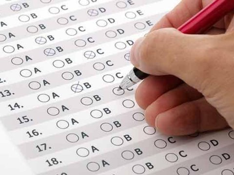 Dövlət qulluğuna qəbul üçün test imtahanı keçirildi
