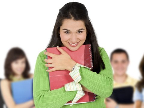 Tələbələr üçün yeni rüşvət tələsi: Ərizə yaza bilməyən şəxs referatı necə yazsın?