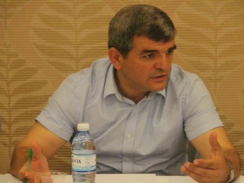 “Sosial media dərsinin effektli olacağını düşünmürəm” - Millət vəkili
