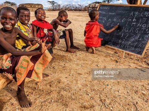 Tövlədə, samanlıqda keçilən dərslər - Dünyanın ucqar kənd məktəbləri