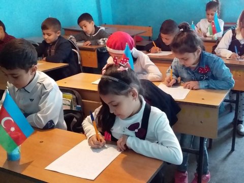 Məktəblilər əsgərlərə məktub yazdılar