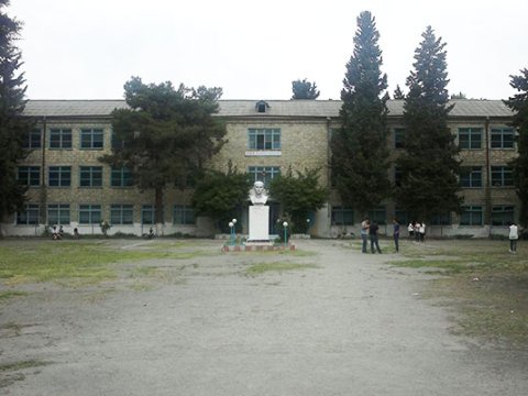 6-cı sinif şagirdi məktəbin həyətində öldü