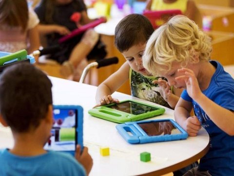 Fin təhsilinin möcüzəsi - Burada şagirdlər dərs öyrənmirlər