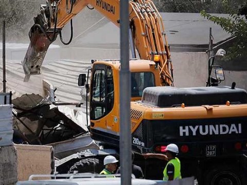 Ordu şəhərə basqın edib məktəbi dağıtdı