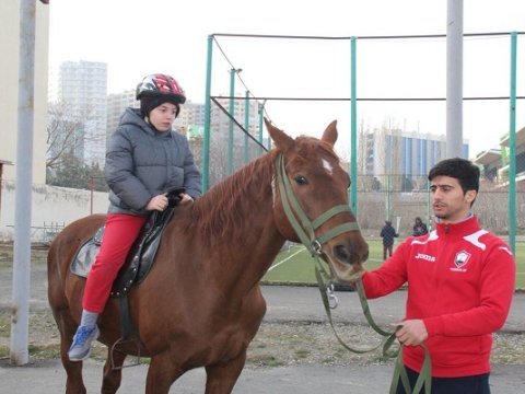 Bakıda bu mərkəzdə autizmli xəstələr üçün ümid doğulur - FOTOLAR