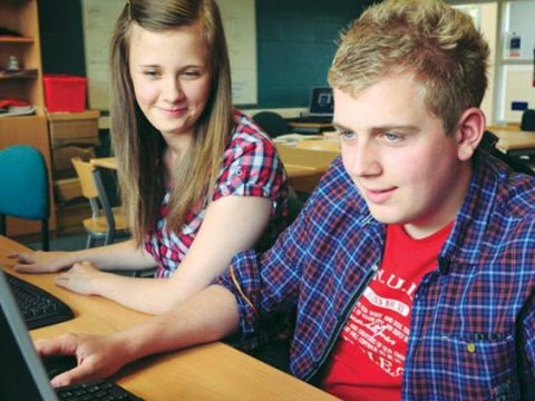 İnternetdən ən çox bu ölkədəki şagirdlər istifadə edirlər