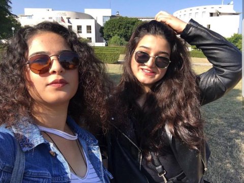 “Burada ağlınıza gələ bilməyəcək  dərəcədə gözəl şərait var”- Mərsində oxuyan azərbaycanlı qız