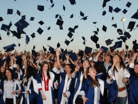 200 MİN tələbə məcburi şəkildə başqa universitetlərə köçürüləcək