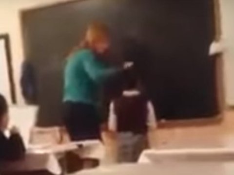 Birinci sinif şagirdini döyən müəllim İŞDƏN QOVULDU