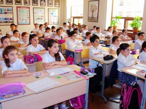 İbtidai siniflərin yaz tətili başa çatdı