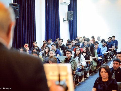 Qərbi Kaspi Universitetində elmi-praktik konfrans keçirilib