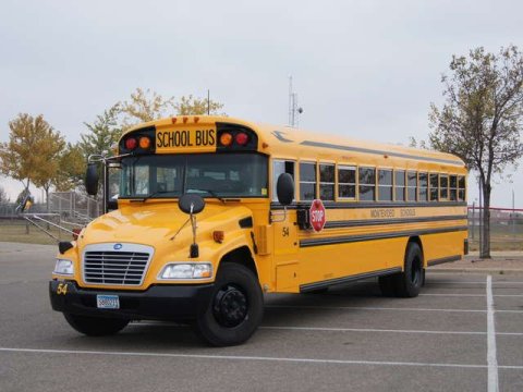 Yaponiyada məktəb avtobusu qəza törətdi - ölən və yaralananlar var