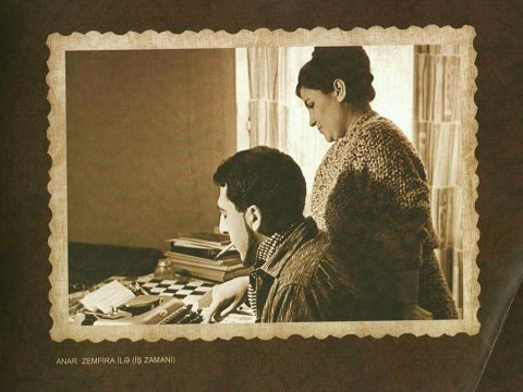 “Məlum oldu ki, məktəbdə oğurlanan şəklimi Anar götürüb” – Yazıçının həyat yoldaşı məktəb illərindən DANIŞIR  