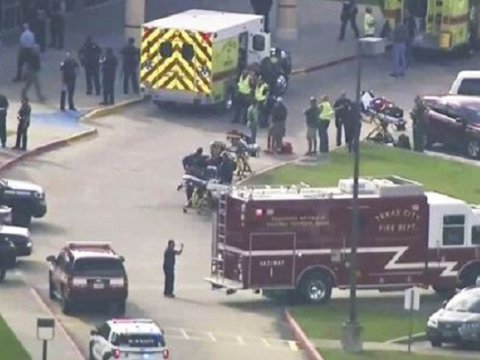 ABŞ-da məktəbə silahlı hücum  - 10 ölü var