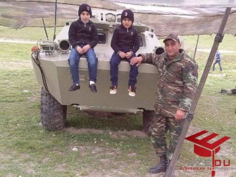 Aprel şəhidinin məktəbli övladları Azedu.az-a yazdı: “Atamız Xalq Cümhuriyyətinin bir övladıdır”.