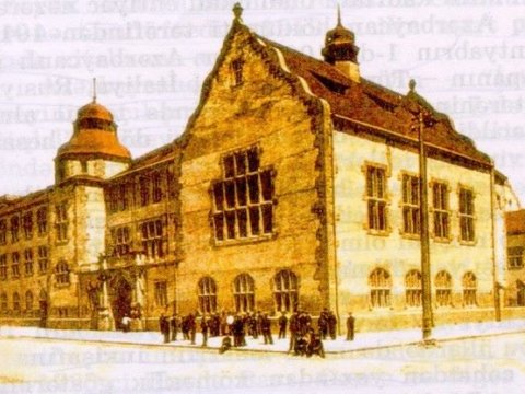 Universitetin tikilməsi üçün deputatlarla “döyüşən” ADR-in maarif naziri - ARAŞDIRMA  