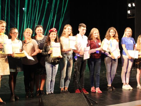 Məktəblilərimiz Ukraynada festivala qatılıb