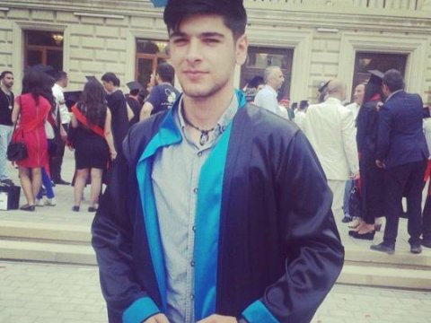 Aprel şəhidinin oğlu AzEdu.az-a yazdı: “Anamdan xəlvət atamın paltarlarını öpürəm”