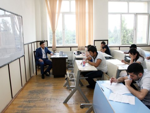 Vergi orqanlarında işləmək istəyənlər imtahan veriblər