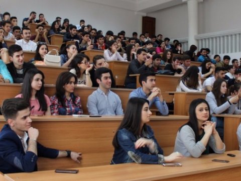 Xaricdəki azərbaycanlı tələbələrdən AXC-nin 100 illiyi ilə bağlı maraqlı ADDIM -FOTO