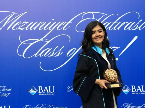 10-cu sinifdə nüfuzlu  universitetə dəvət   edilən gənc xanım – O, 106 ölkənin tələbələri arasında birinciliyi necə qazandı? -MÜSAHİBƏ