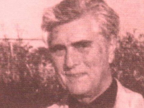 Çox sevdiyi xalqı üçün bəstəkarlıq, müğənnilik edən rektor