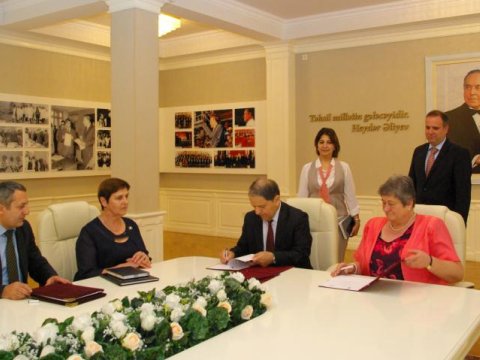 AzTU Rumıniya və Macarıstan universitetləri ilə müqavilə bağladı  